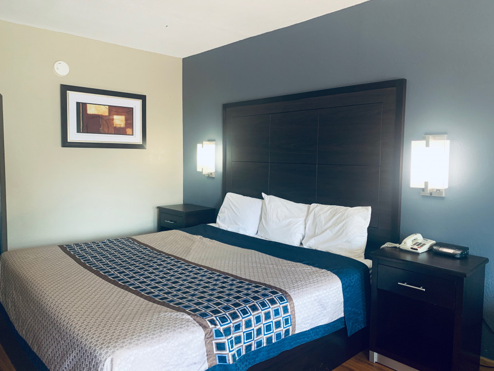  REJUVENATE IN WELL APPOINTED GUEST ROOMS AT OUR SOUTH CAROLINA HOTEL